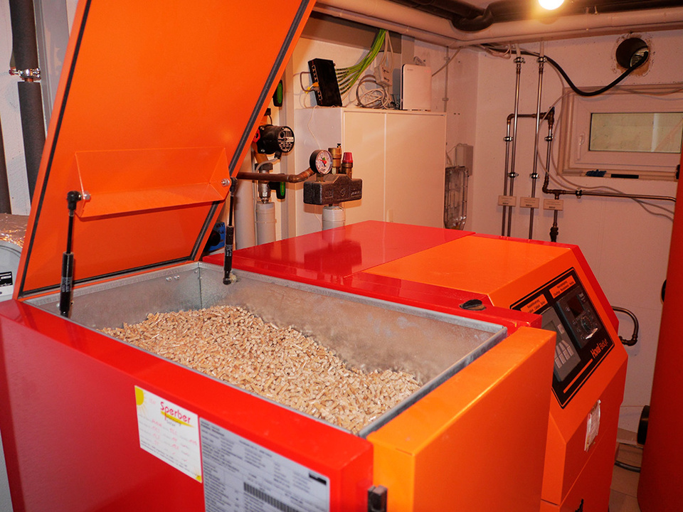 Palletheizung2 bei Schneider Elektrotechnik GmbH in Neuenmarkt